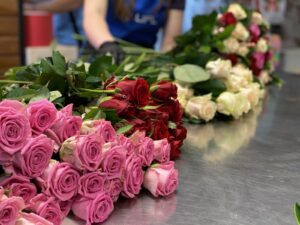 Плюсы и минусы доставки цветов в Запорожье