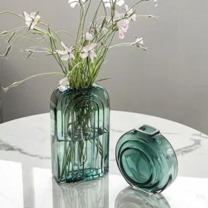 Как выбирать декоративные вазы?