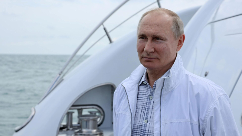 Песков рассказал о планах Путина на лето