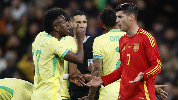 Бразилия и Испания сыграли матч против расизма из-за Винисиуса. Игрок плакал на пресс-конференции и злил соперников