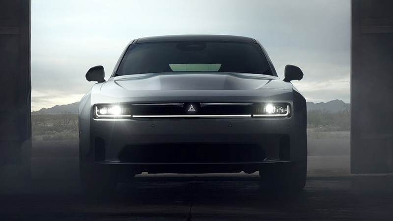 Новый многоликий Dodge Charger: полный привод, купе и лифтбек, бензин и электричество