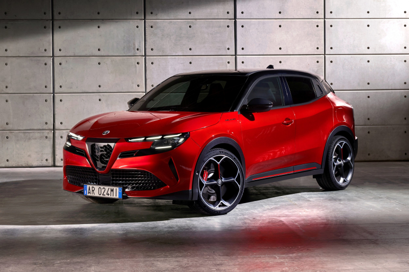 Alfa Romeo Milano: крутой дизайн, азартное шасси и полноприводная гибридная версия Q4