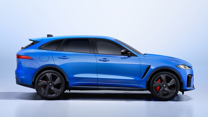 Jaguar решил попрощаться с кроссовером F-Pace с помощью двух спецверсий