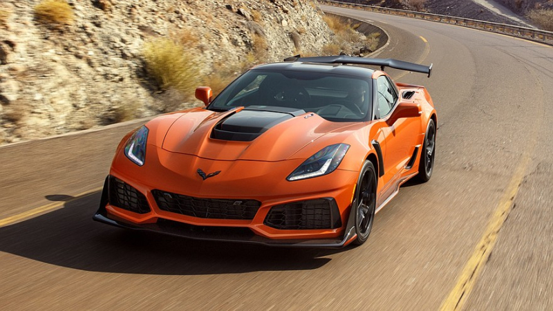 Новый Chevrolet Corvette ZR1 готовится дебюту: тизер и дата премьеры