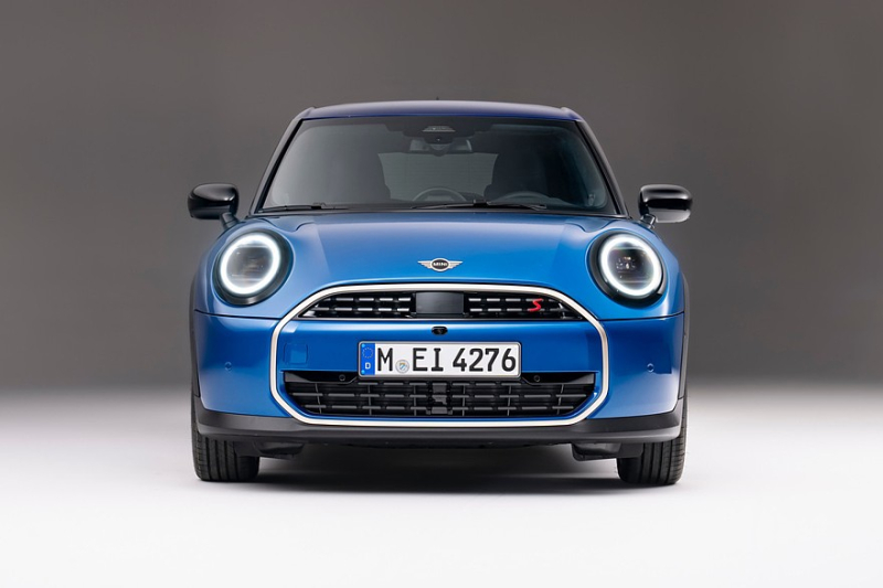 Новый Mini Cooper на старой платформе: теперь и пятидверная версия