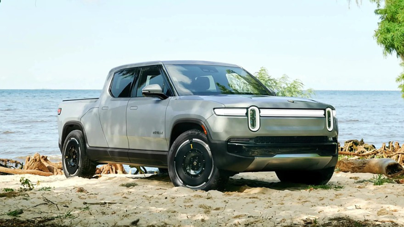 Обновлённые Rivian R1S и R1T: короче проводка, мощнее двигатели, больше запас хода