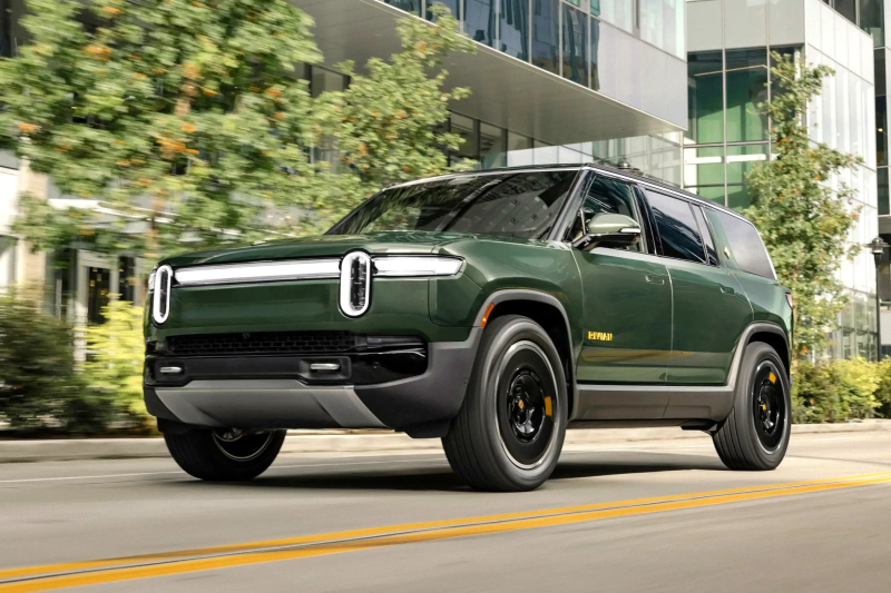 Обновлённые Rivian R1S и R1T: короче проводка, мощнее двигатели, больше запас хода