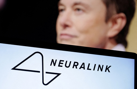 Компания Neuralink вживила чип уже второму пациенту